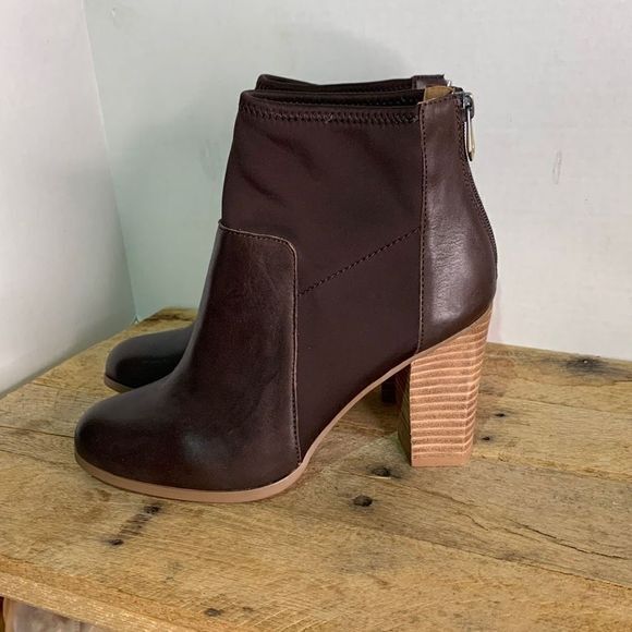Adrienne Vittadini‎ booties. brown leather Ratti Boots Heeled boots. - Picture 1 of 11